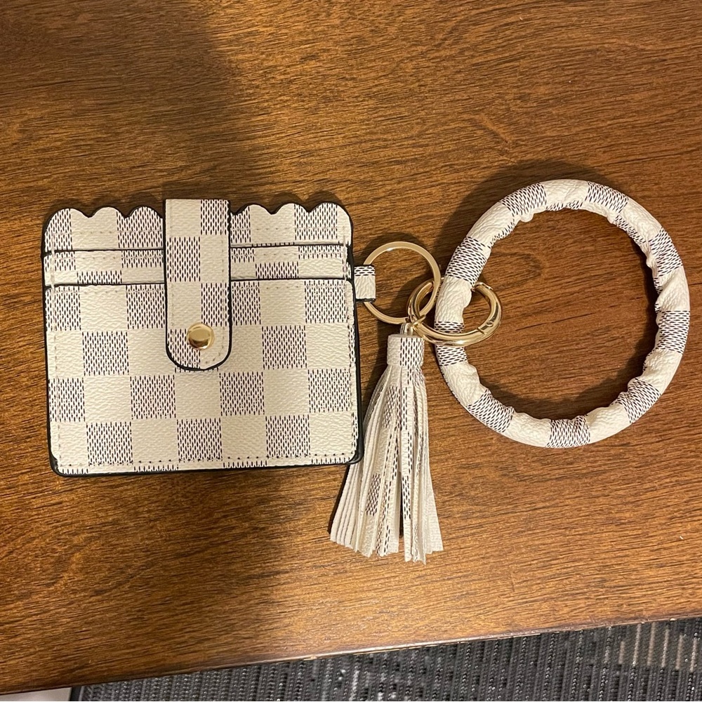 Fashion Wristlet Checkered White/Gray
